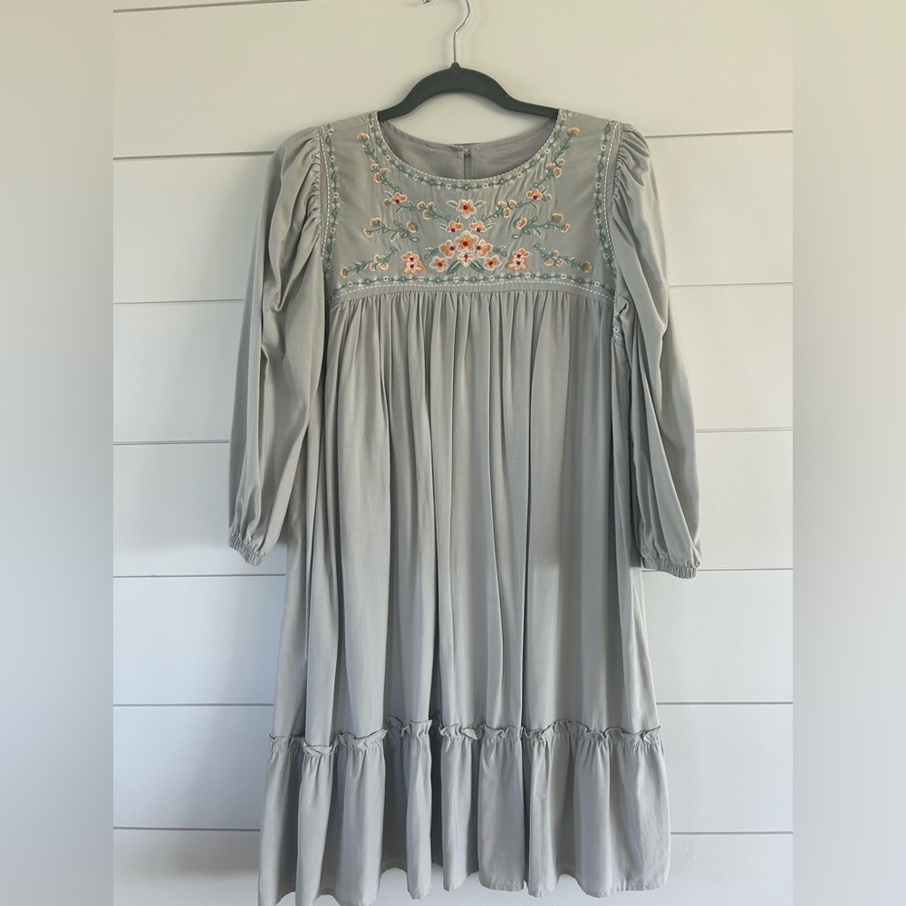 Elegant Gray Kids Dress with Floral Embroidery